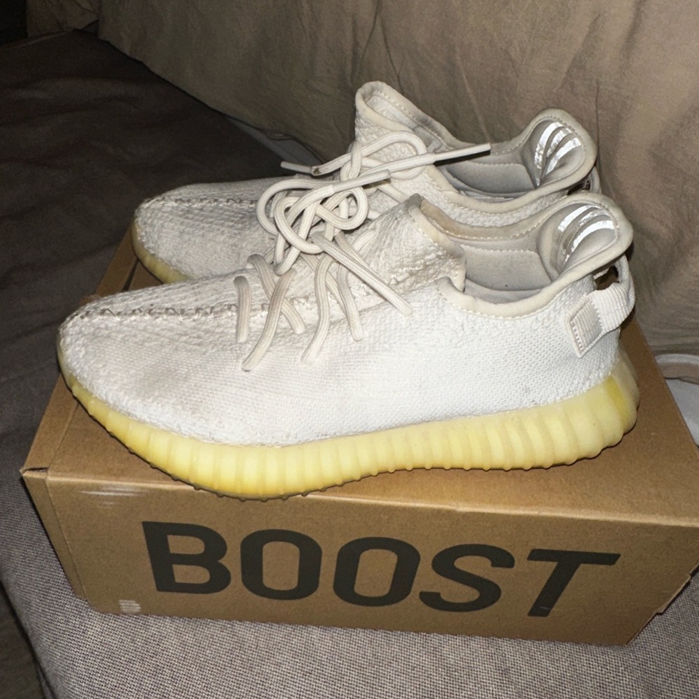 Yeezy Boost 350 V2 - Size 5.5